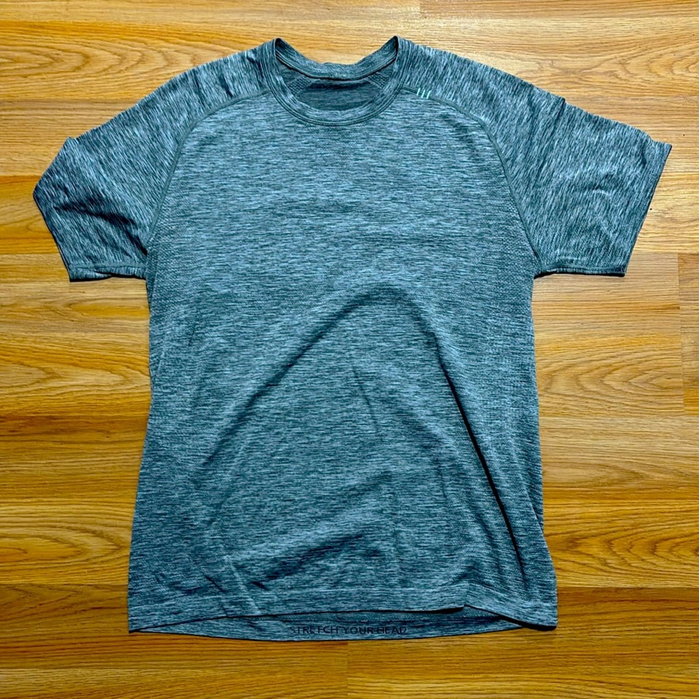 Lg Lululemon Athletic T